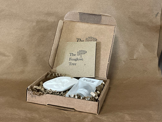 Botanical cast fragrance diffuser